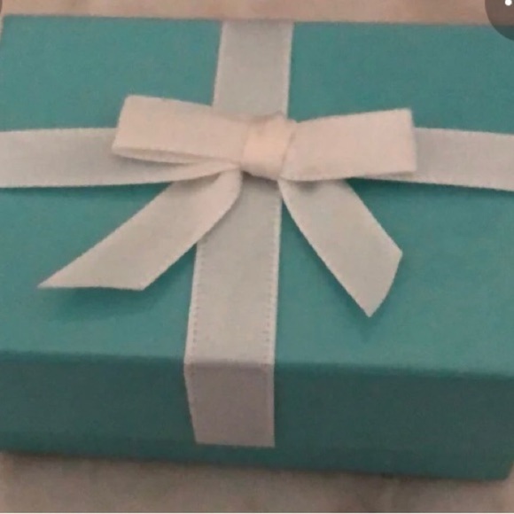 Tiffany Box 💕 - Picture 3 of 3